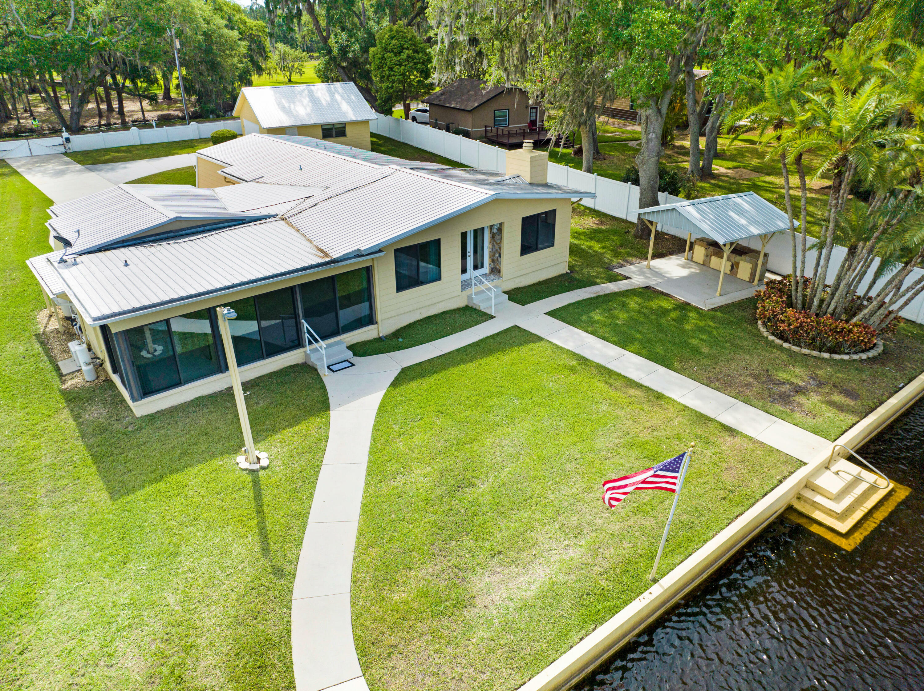 Property Photo:  2510 Jenscot Road  FL 34771 