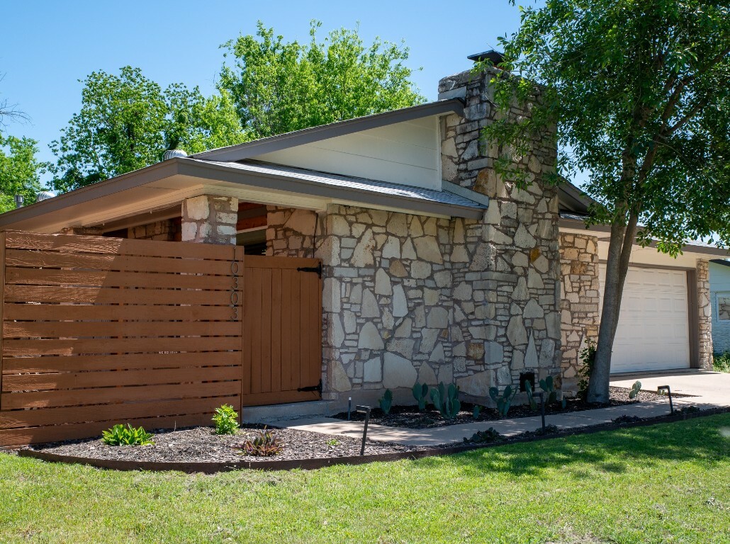 Property Photo:  10303 Quail Ridge Drive  TX 78758 