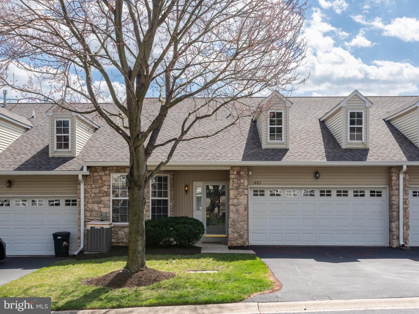 Property Photo: 1485 Palmer Drive 89 PA 19064