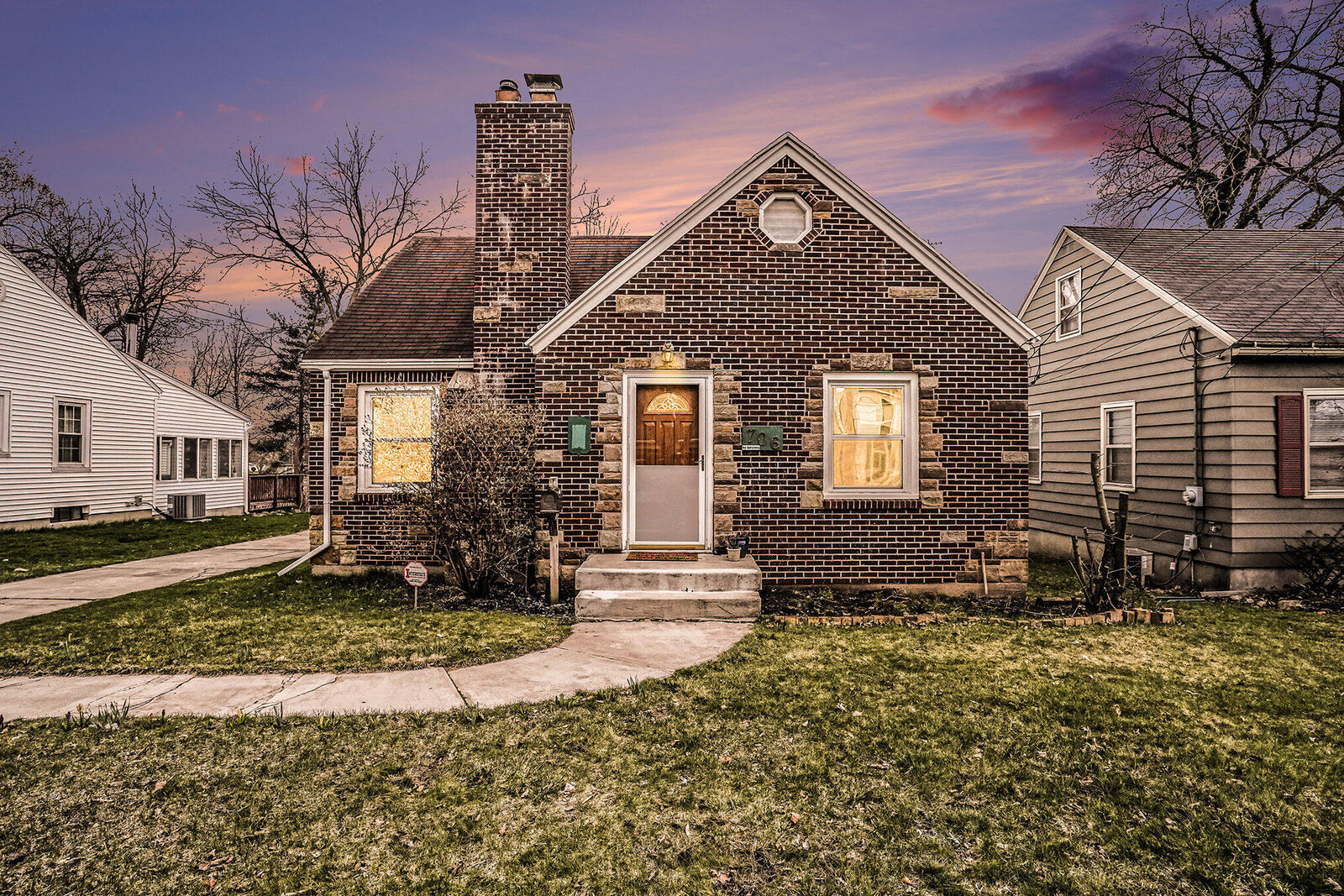 Property Photo: 706 Billantau Street SE MI 49507