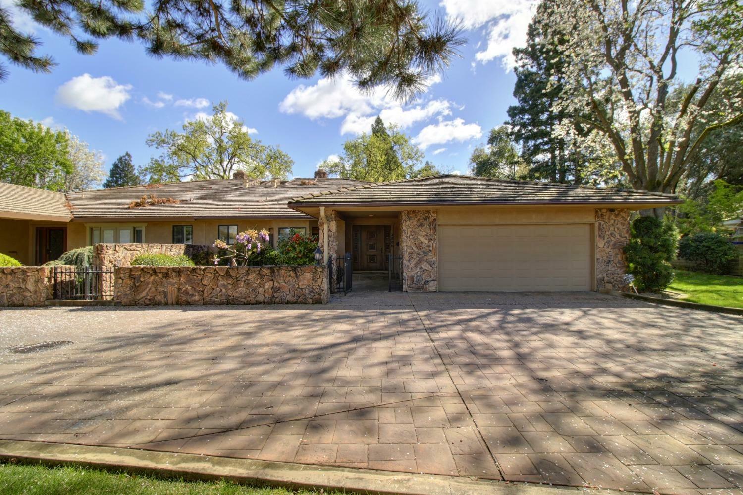 Property Photo:  2800 Lacy Lane  CA 95821 