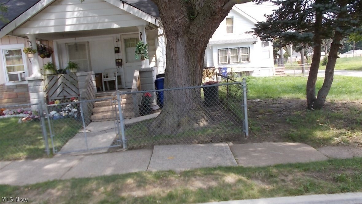 Property Photo:  7104 Dearborn Avenue  OH 44102 