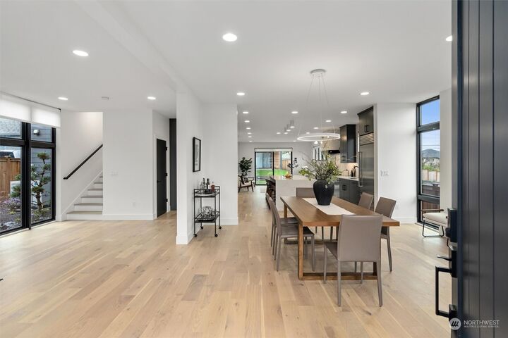 Property Photo: 905 N 32nd Street WA 98056