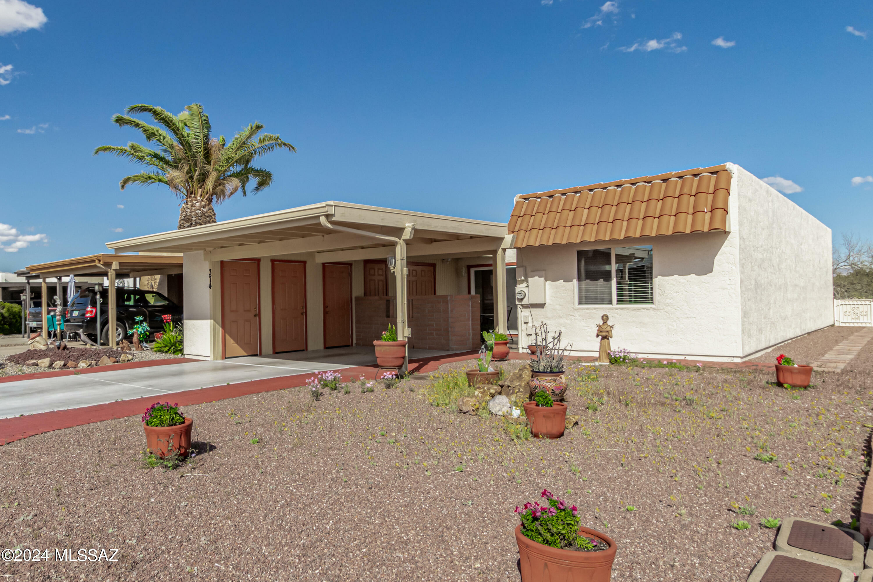 Property Photo:  374 N Calle Del Chancero  AZ 85614 