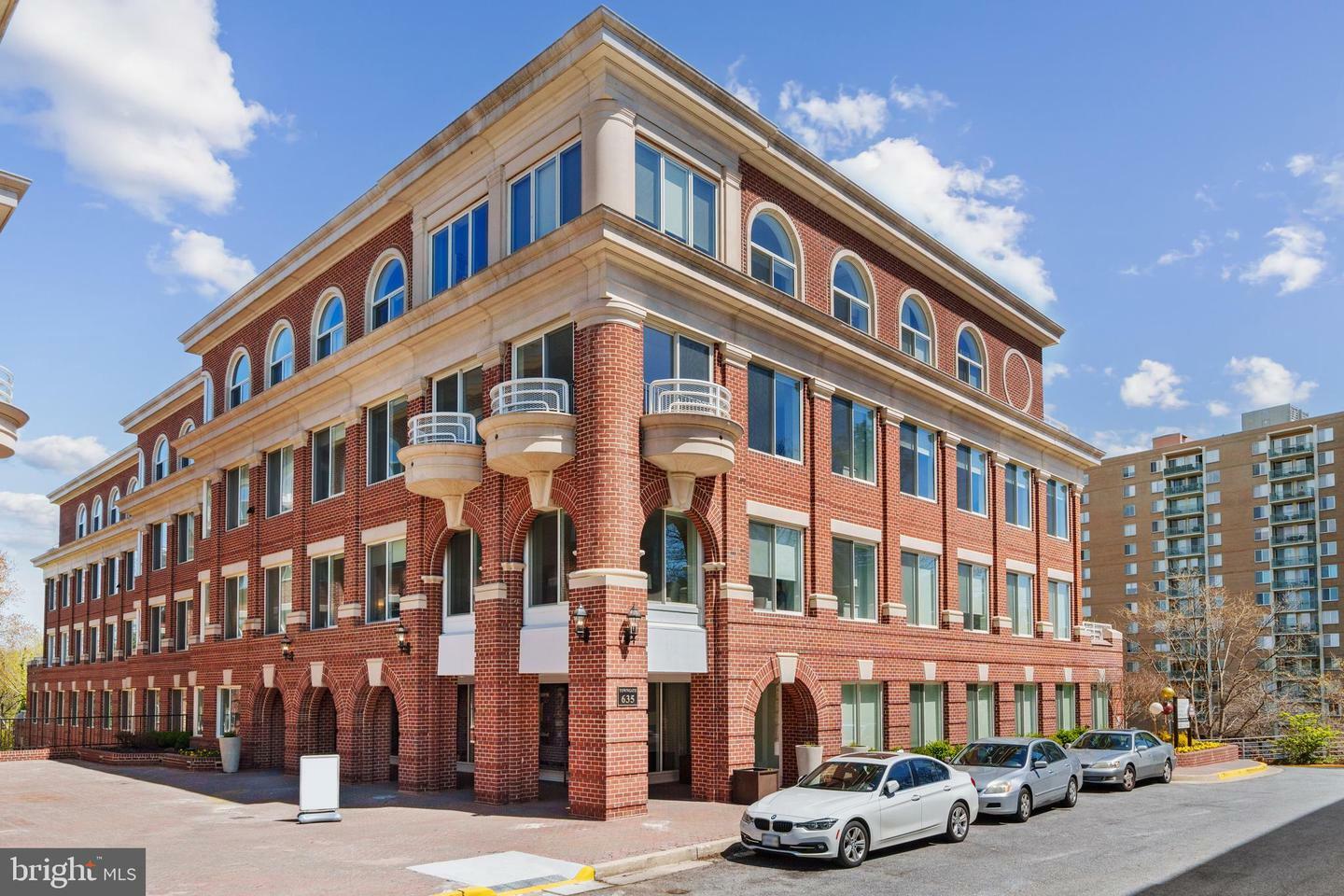 Property Photo: 635 Slaters Lane 307 VA 22314