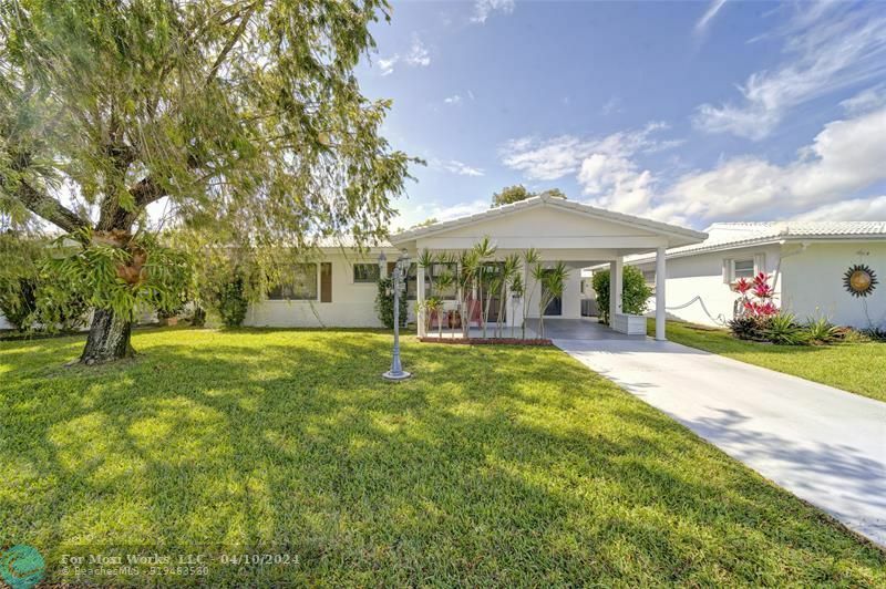 Property Photo:  8422 NW 59th Court  FL 33321 