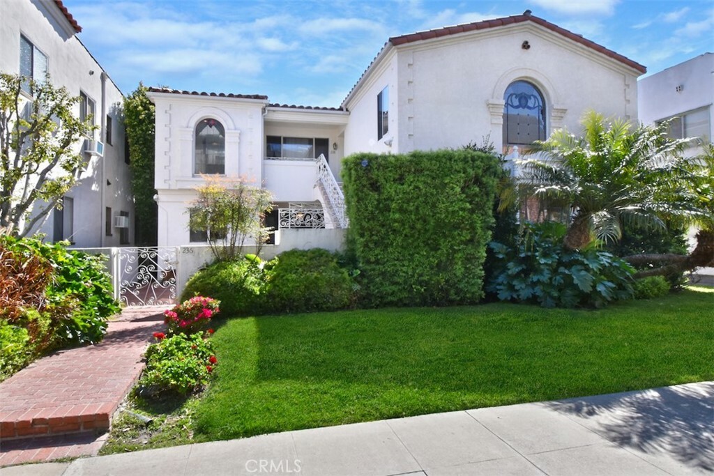 Property Photo:  236 S Reeves Drive  CA 90212 