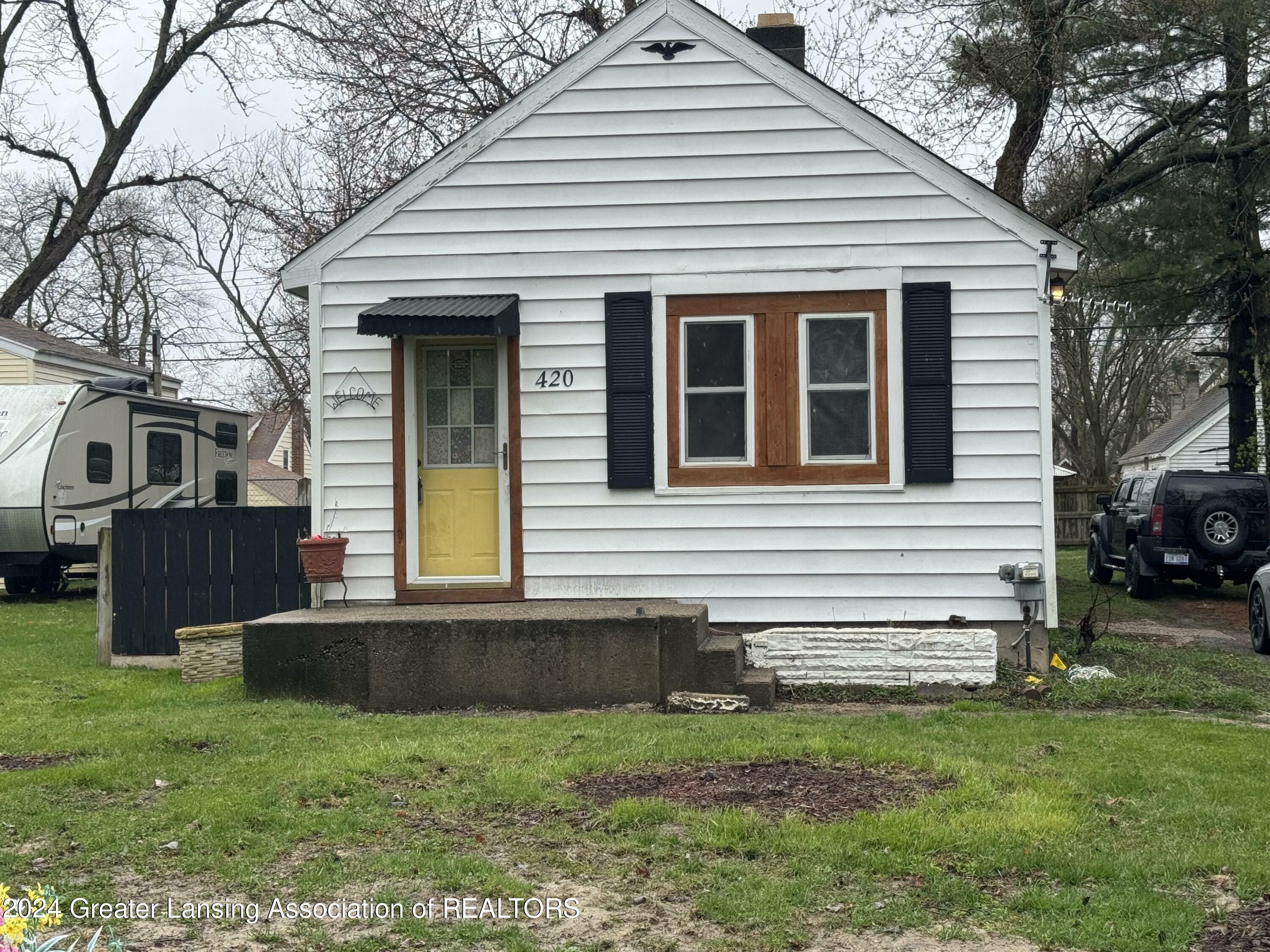 Property Photo:  420 N Deerfield Avenue  MI 48917 