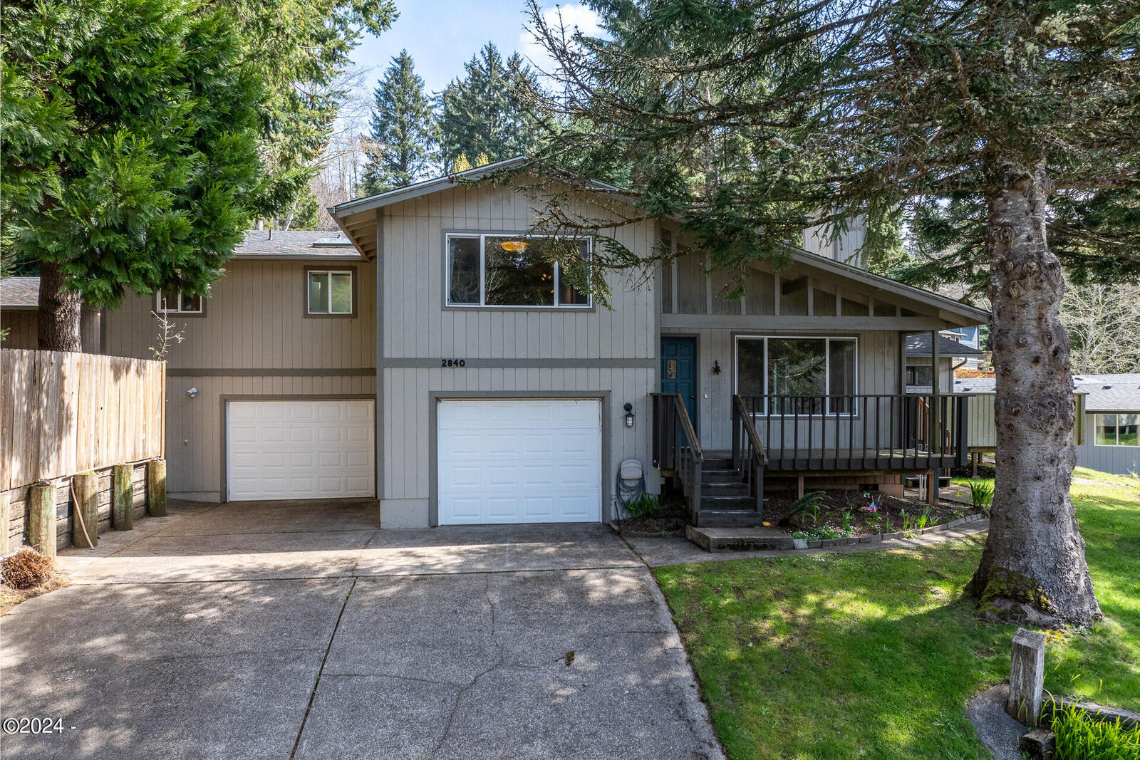Property Photo:  2840 NE Iler Street  OR 97365