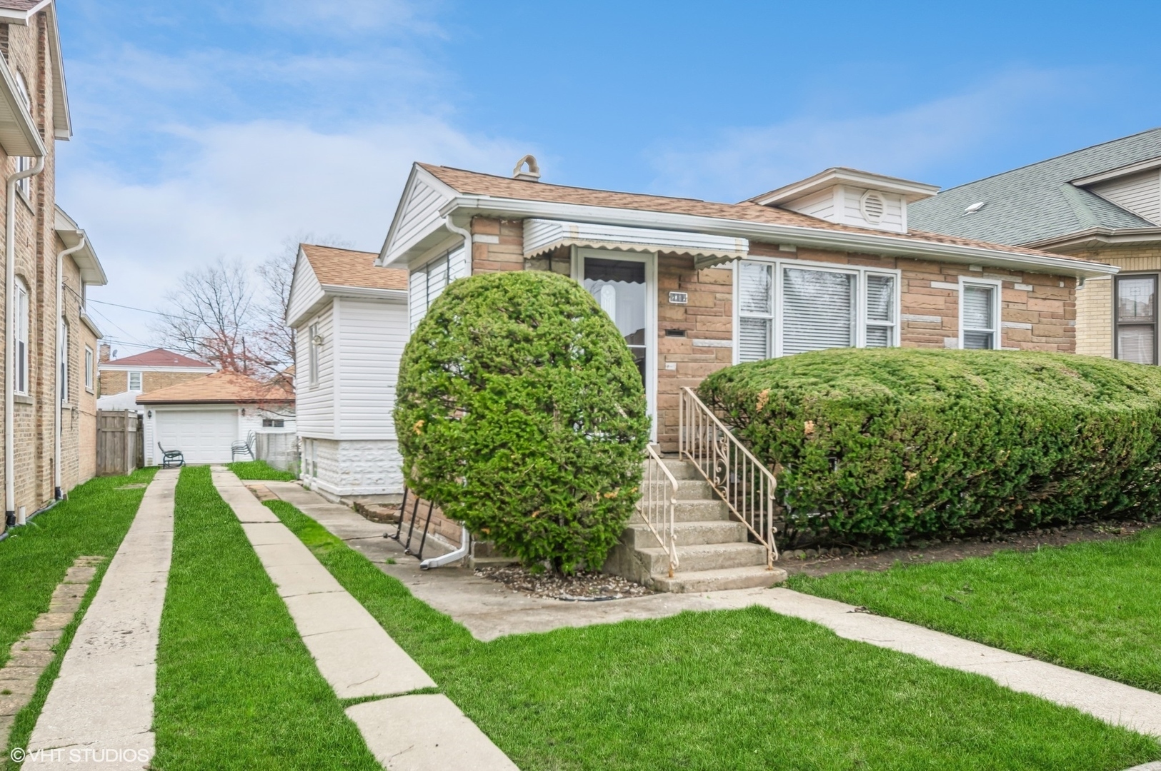 Property Photo:  2036 N New England Avenue  IL 60707 