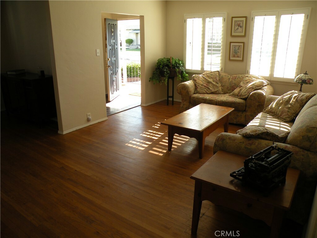 Property Photo:  4216 Keever Avenue  CA 90807 