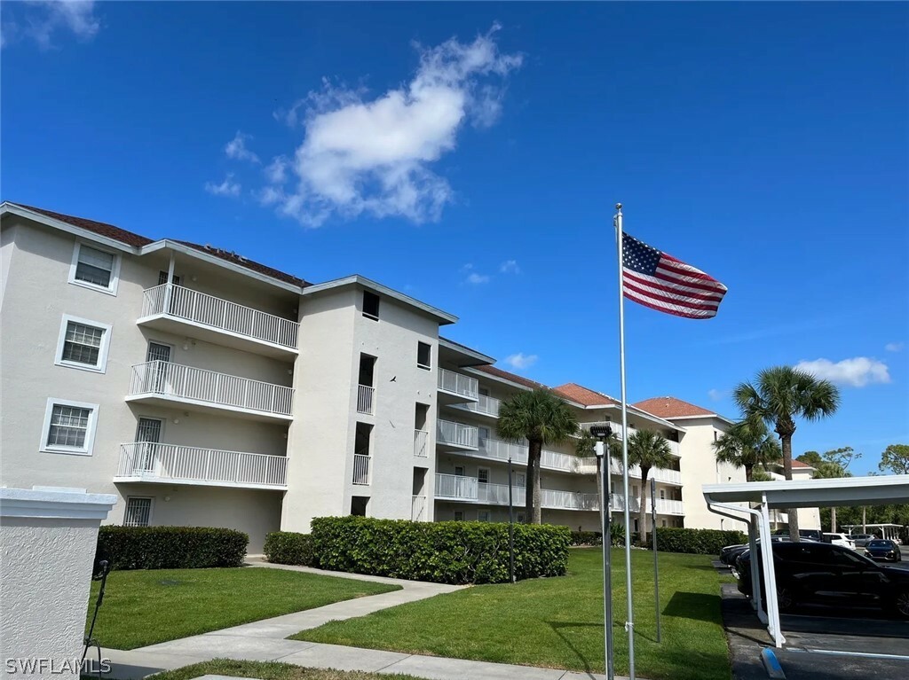 Property Photo:  441 Quail Forest Boulevard A308  FL 34105 