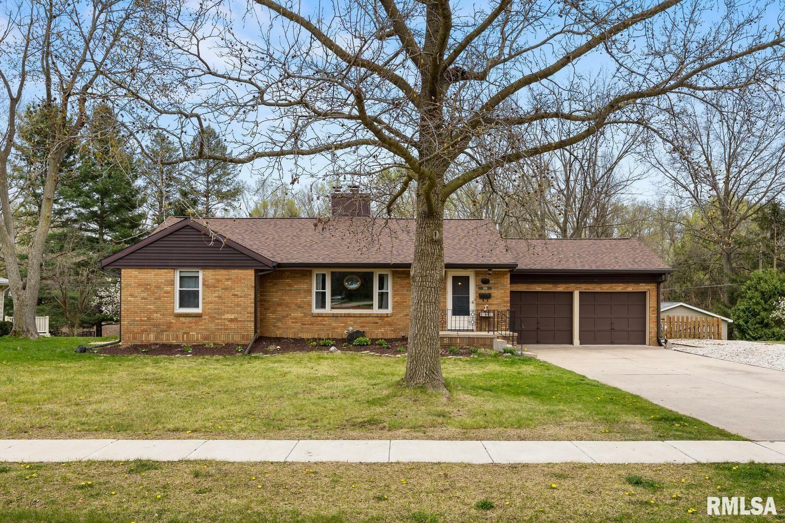 Property Photo:  806 Hilldale Avenue  IL 61571 