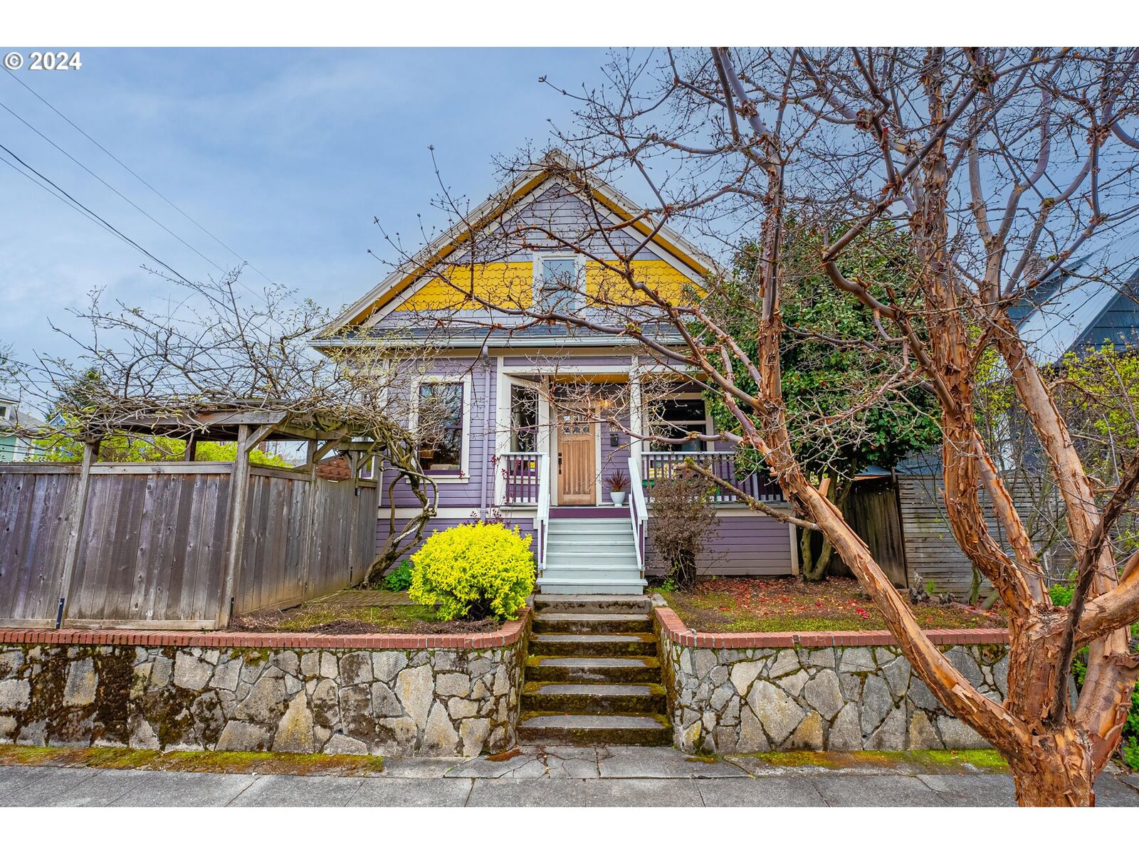 Property Photo: 107 NE Ivy St OR 97212