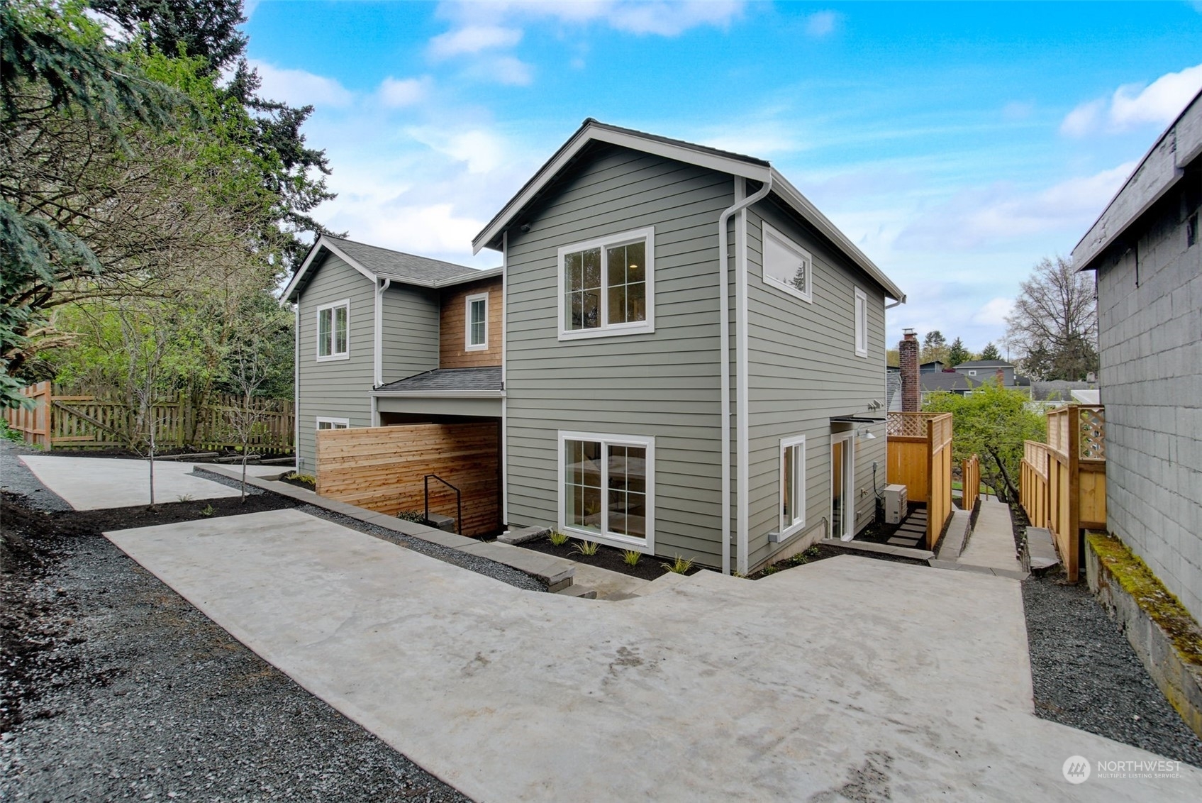 Property Photo:  3847 B 30th Avenue W  WA 98199 