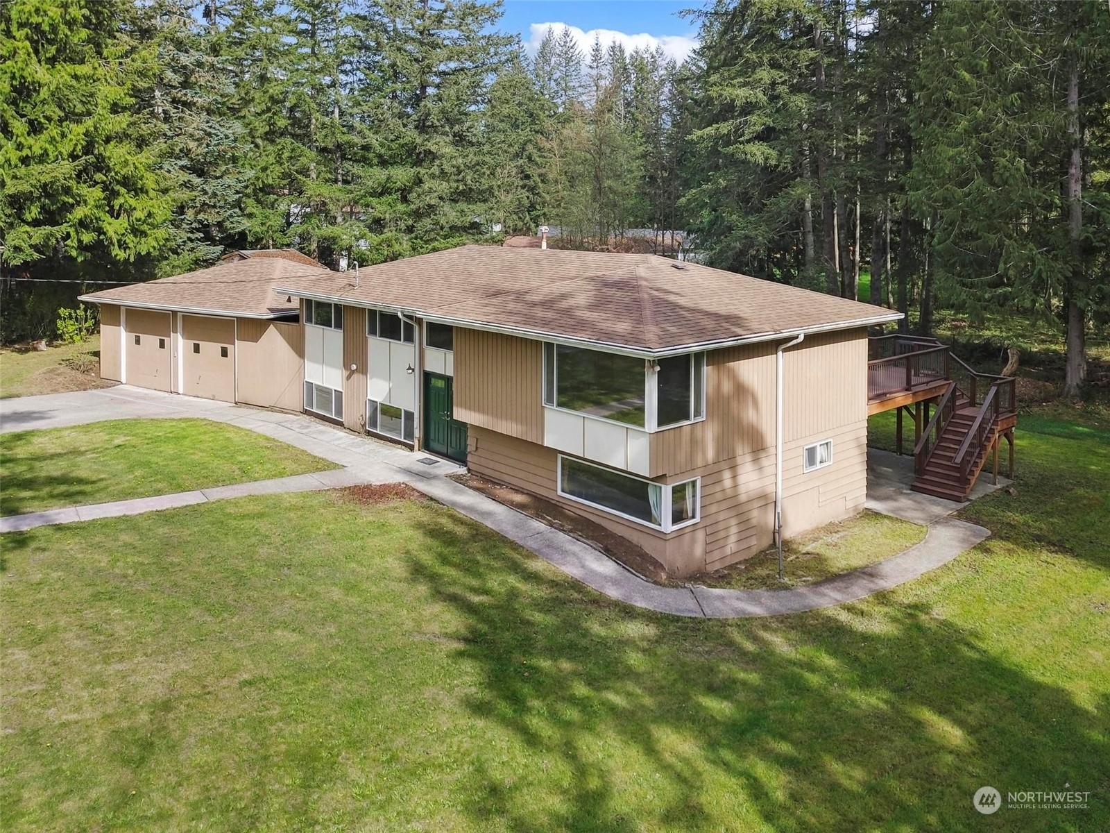 Property Photo:  3042 245th Avenue SE  WA 98075 