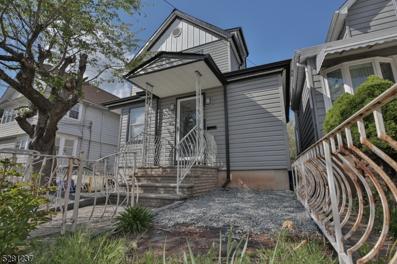 Property Photo:  823 Garden St  NJ 07202 