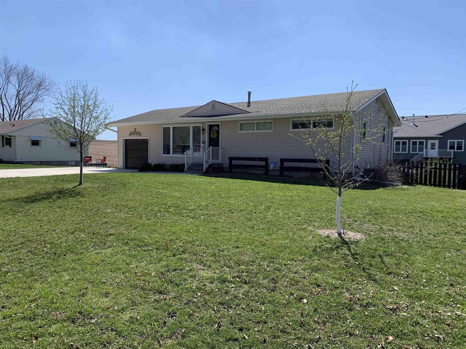 Property Photo:  509 Sunrise Boulevard  IA 52101 
