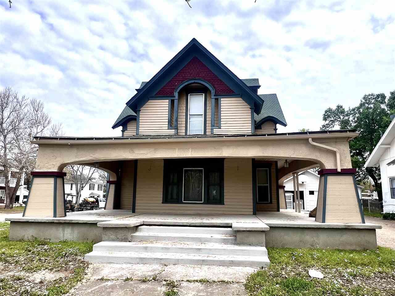 Property Photo:  417 N 3rd Street  OK 74601 