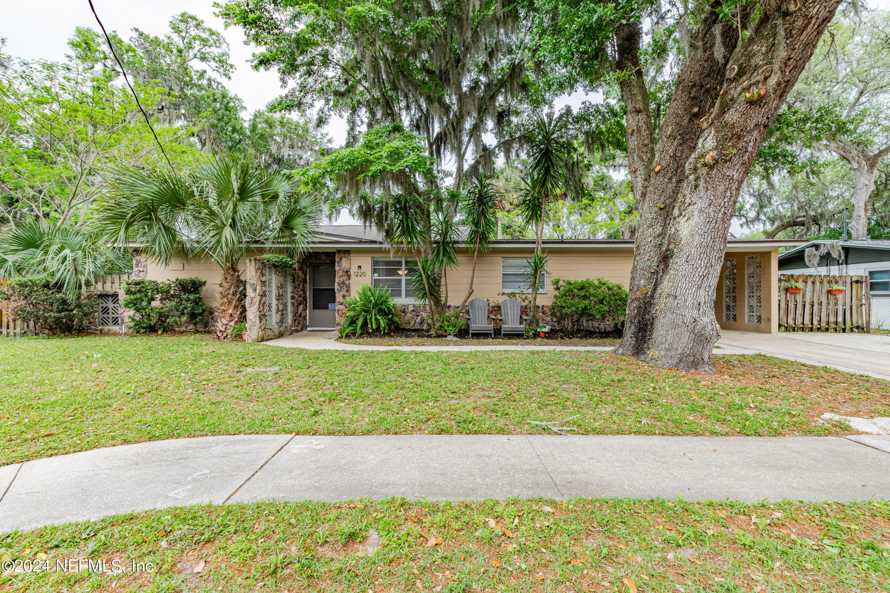 Property Photo:  1220 Nantucket Avenue  FL 32233 