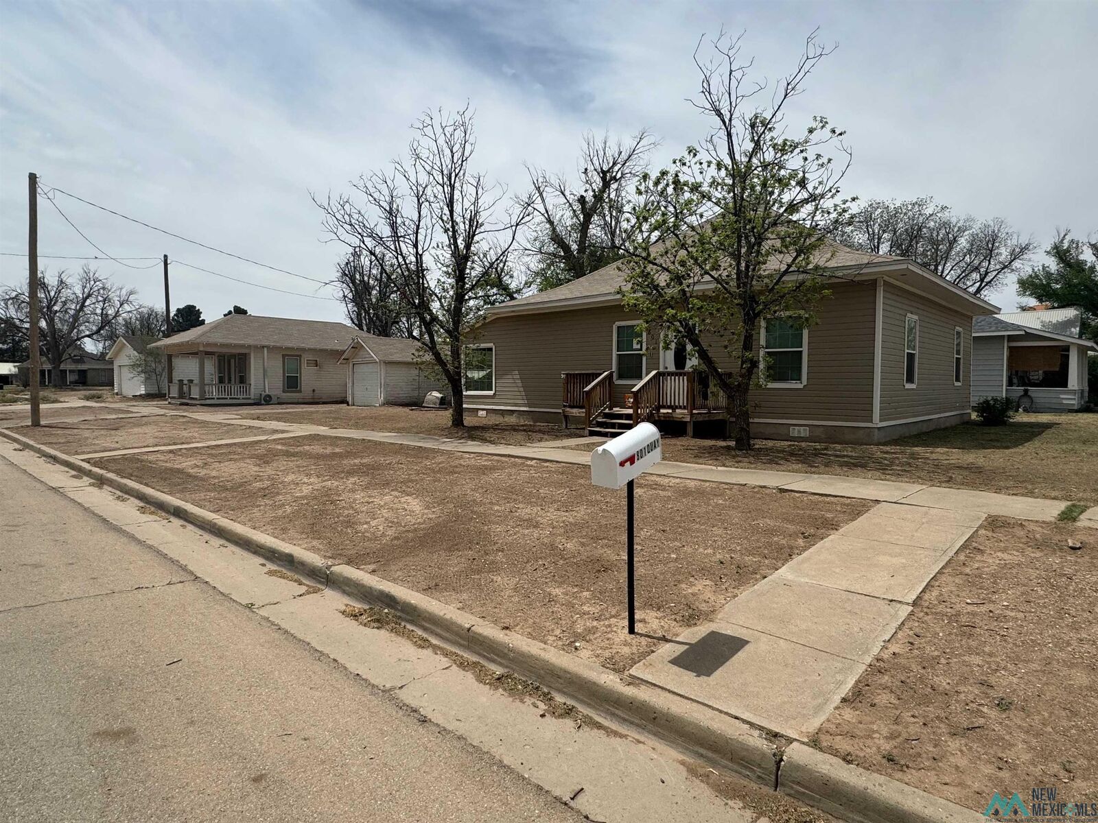 Property Photo:  801 W Quay Avenue  NM 88210 