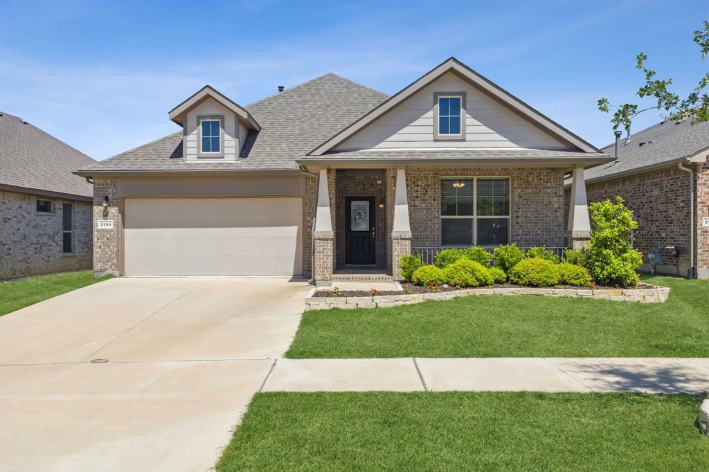 Property Photo: 2104 Blackrail Court TX 76226