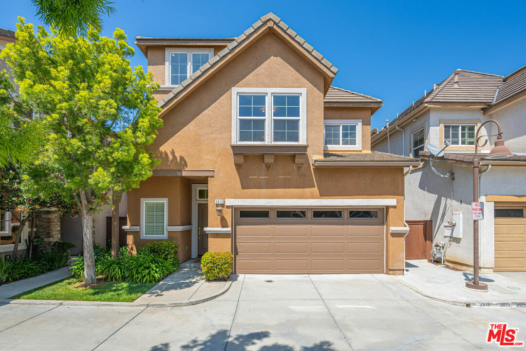 Property Photo:  3613  W Luther Ln  CA 90305 