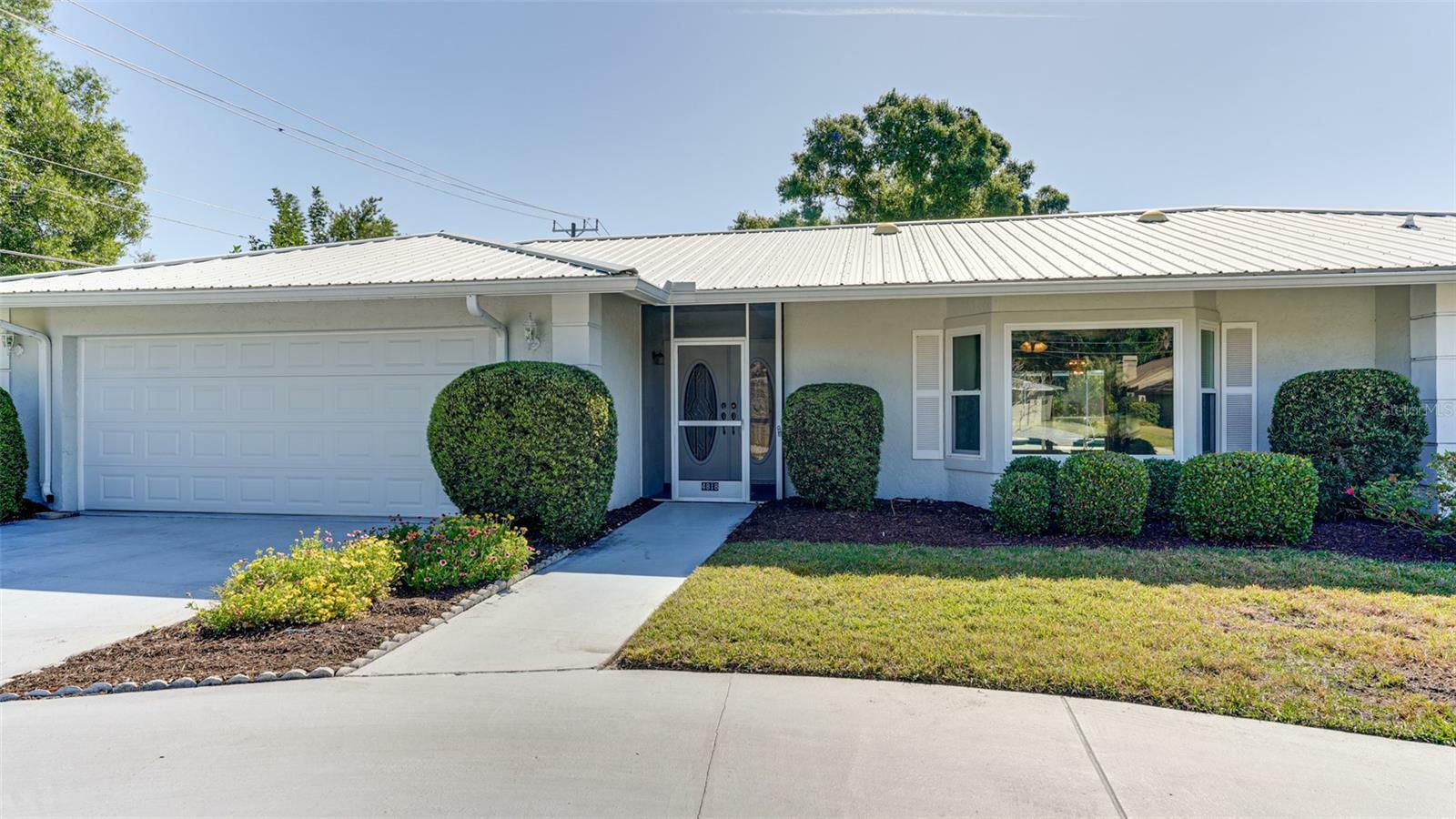 Property Photo:  4818 W Country Club Drive  FL 34243 