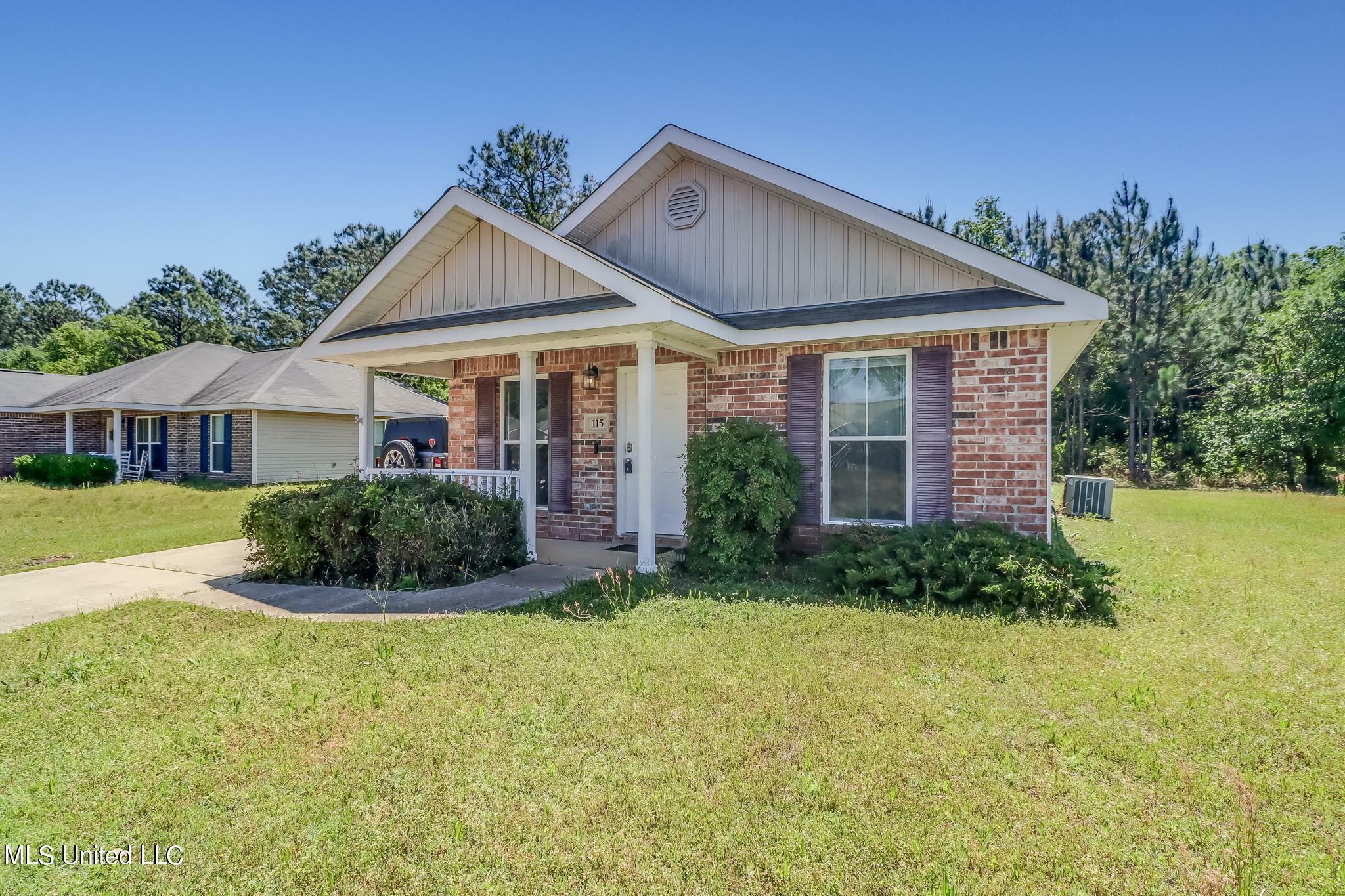 Property Photo:  115 Hawthorne Drive  MS 39560 