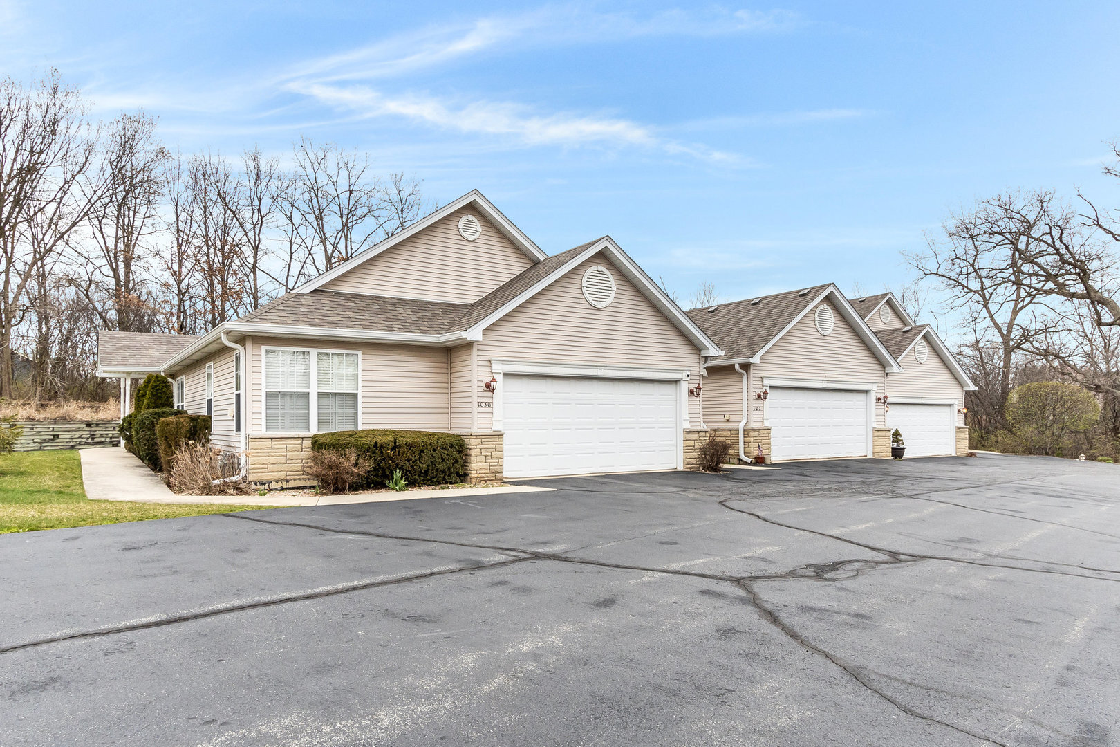 Property Photo: 1032 Treeline Court IL 60441
