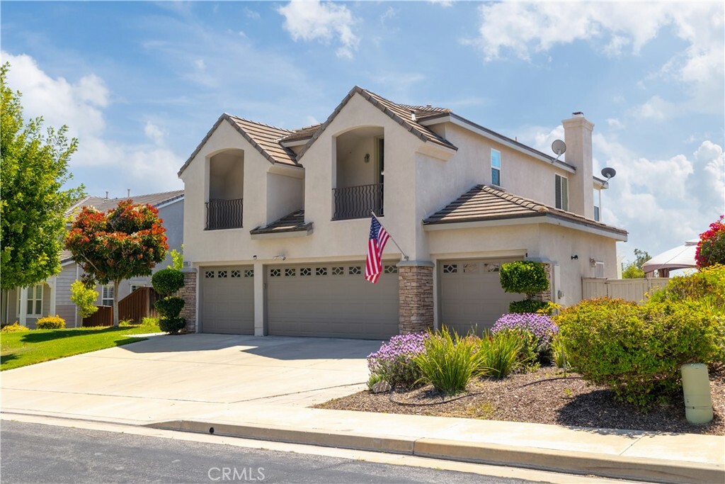 Property Photo:  23781 Hollingsworth Drive  CA 92562 