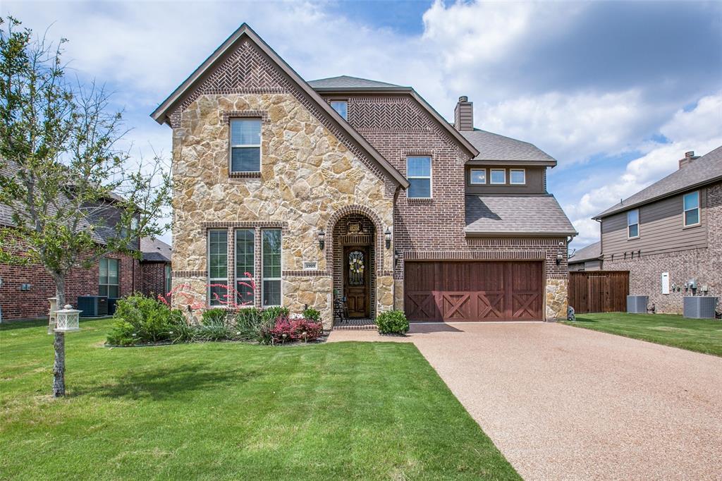 Property Photo: 1909 Bent Creek Way TX 76063