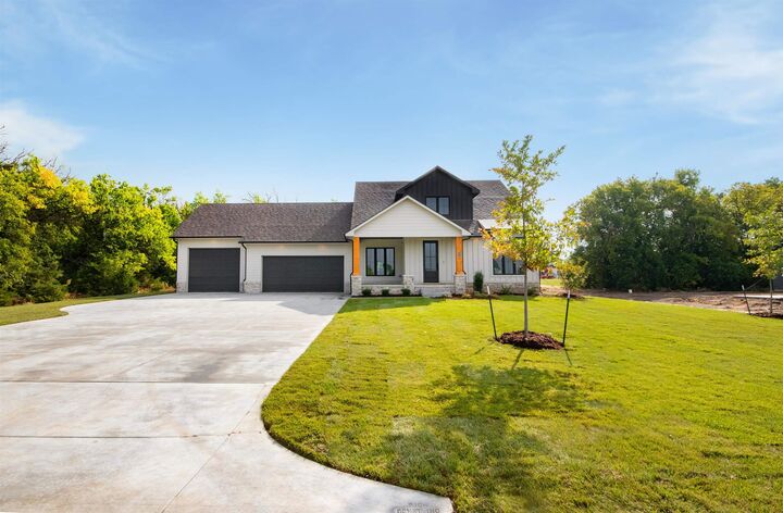 Property Photo: 329 N Sarah Ct KS 67037