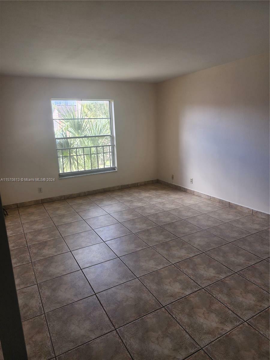 Property Photo:  8005 Lake Dr 201  FL 33166 