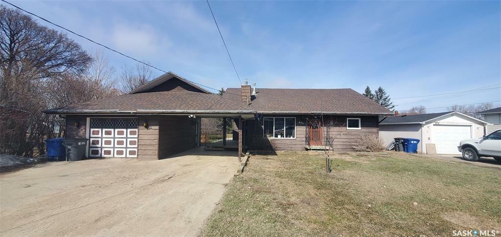 806 Garnet Street  Grenfell SK S0G 2B0 photo