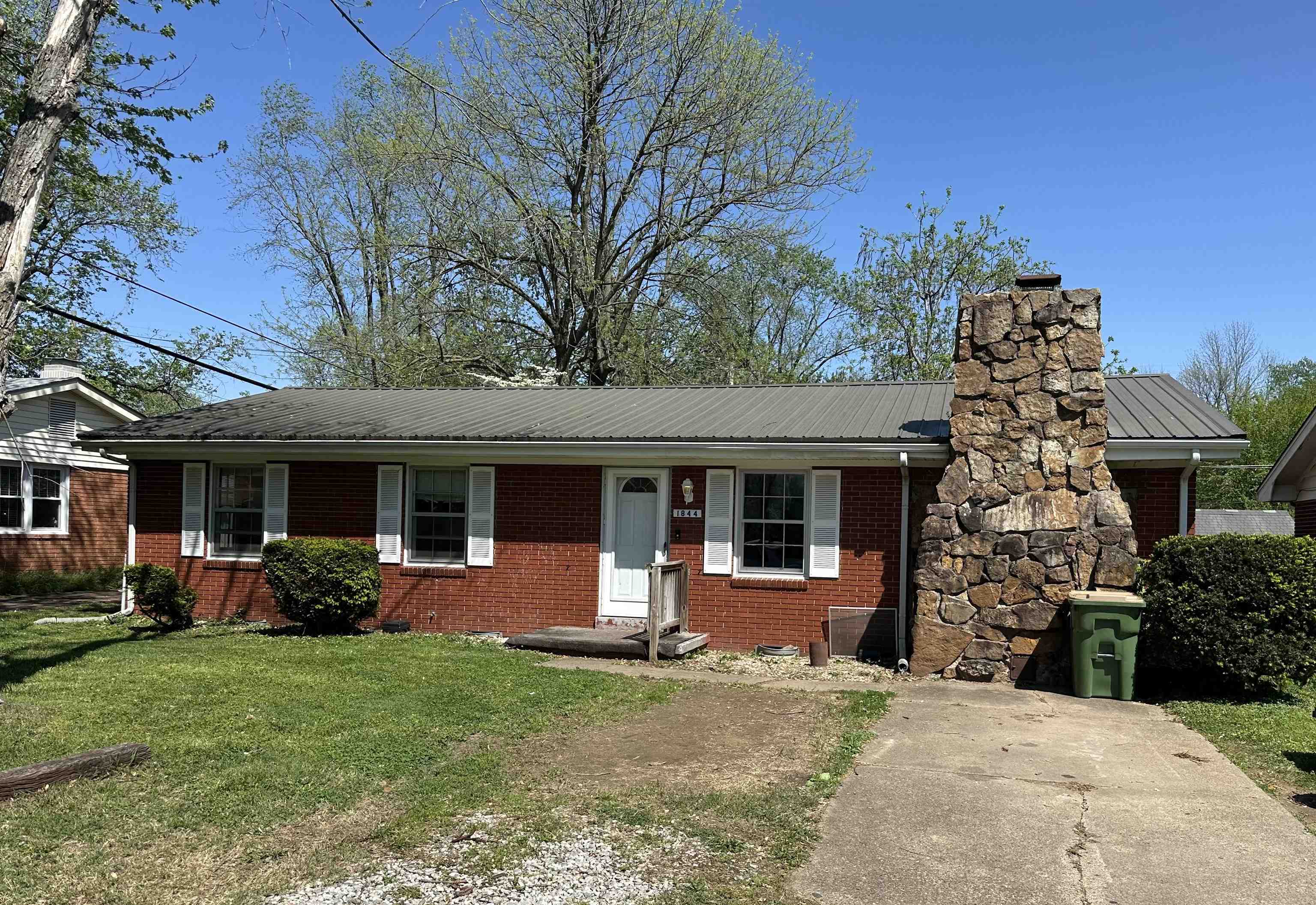 1844 Country Dr  Henderson KY 42420 photo