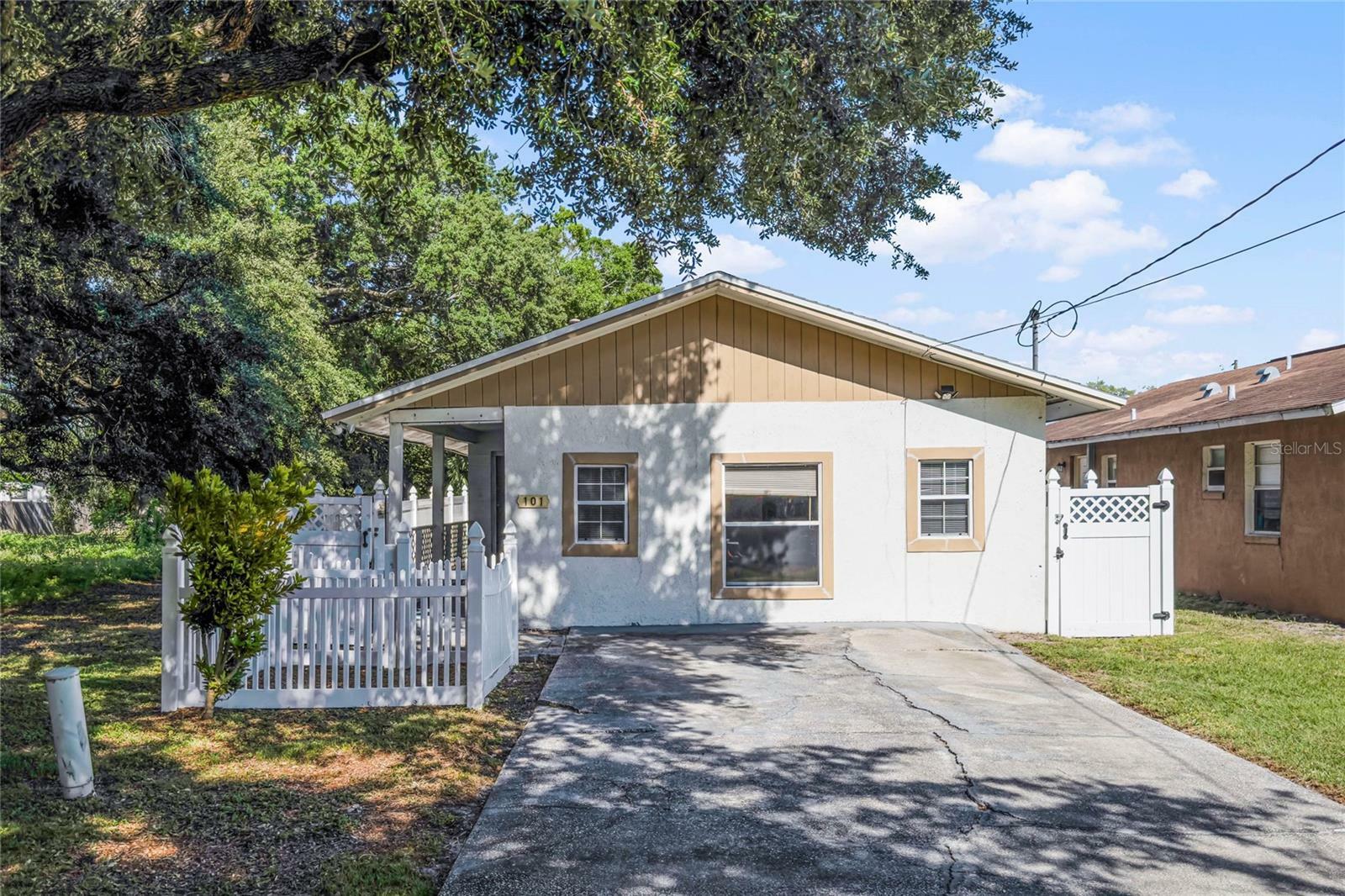 Property Photo: 101 Samuel Street FL 32810