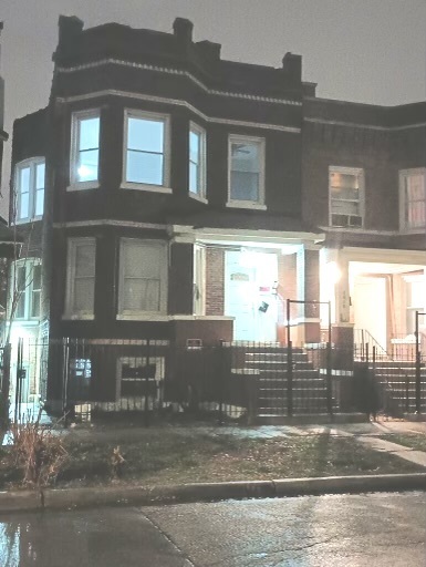 Property Photo:  4020 W Van Buren Street  IL 60624 