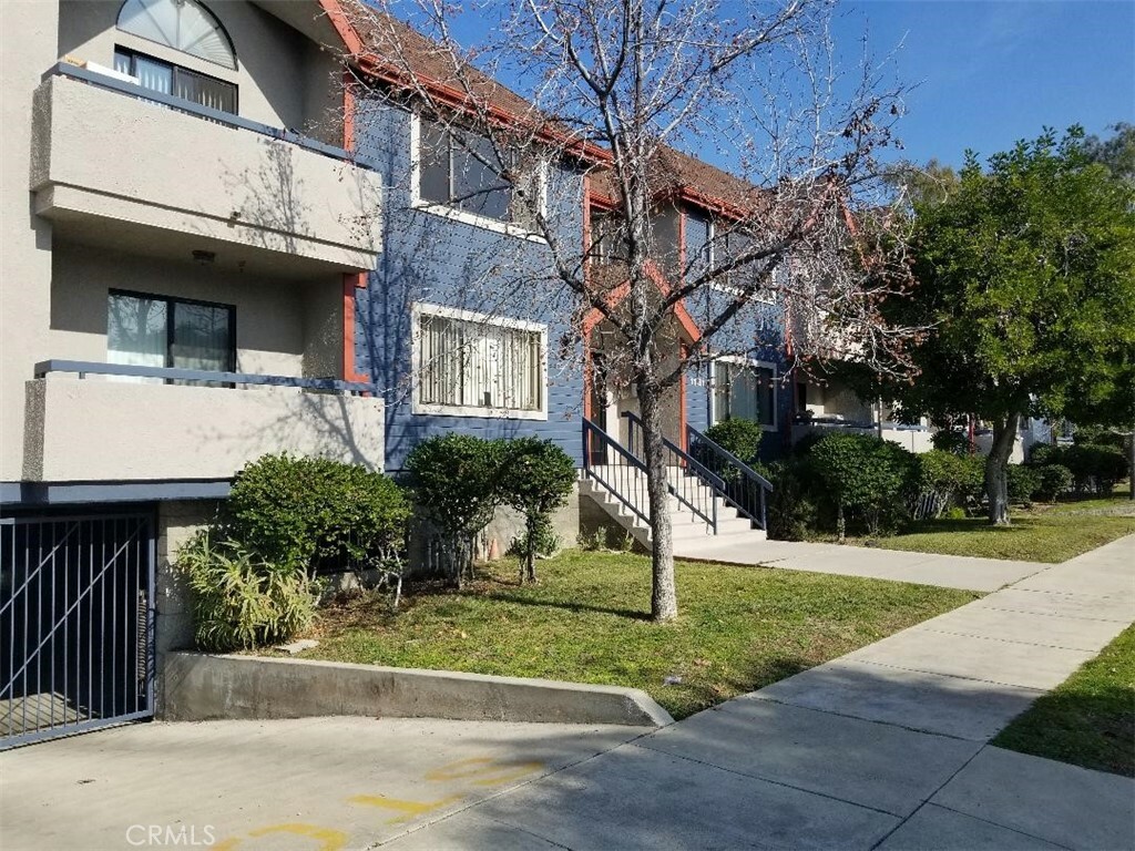 Property Photo:  1131 E Doran Street 204  CA 91206 