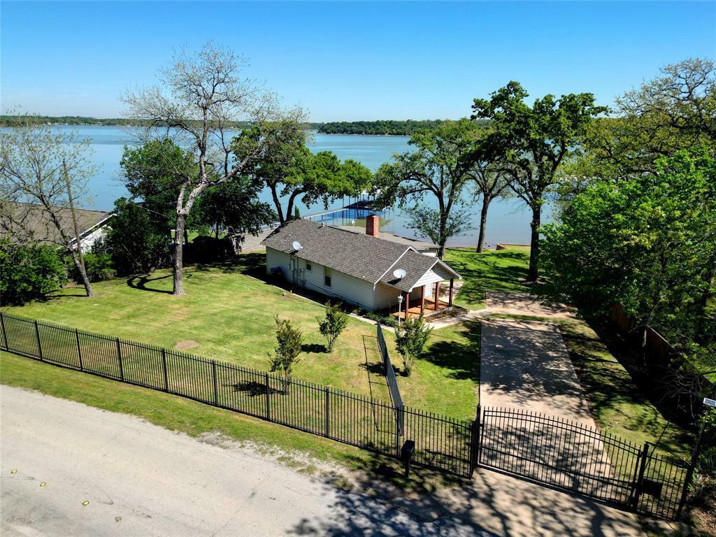 Property Photo:  8824 Heron Drive  TX 76108 