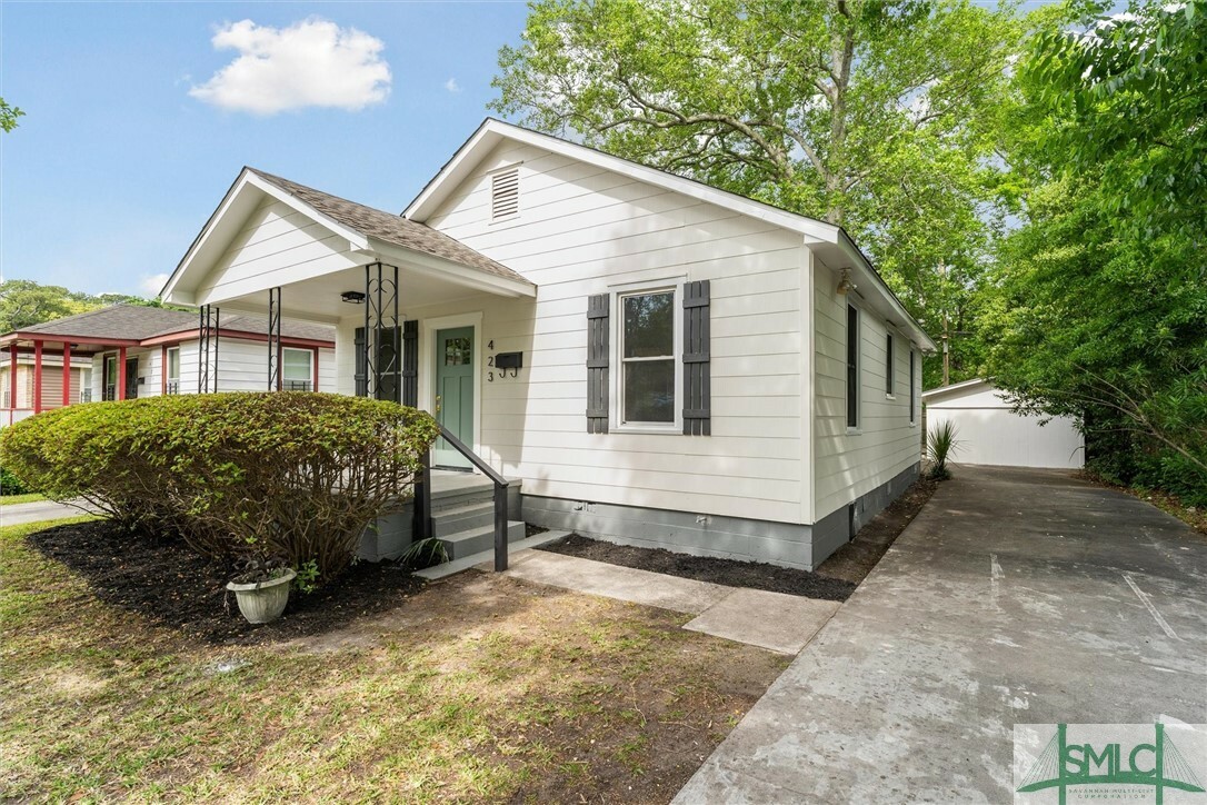 Property Photo:  423 Screven Avenue  GA 31404 