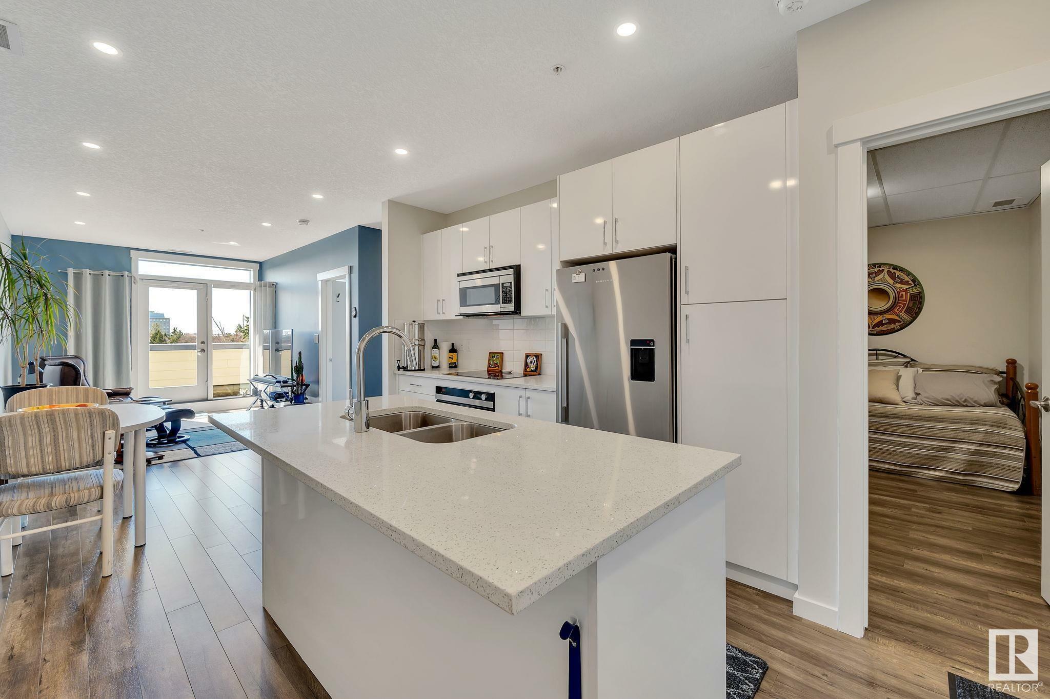 Photo de la propriété:  11503 76 Avenue NW 408  AB T6G 0K6 