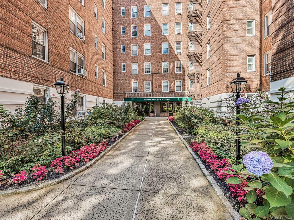 Property Photo:  245 Parkview Avenue 6 I  NY 10708 