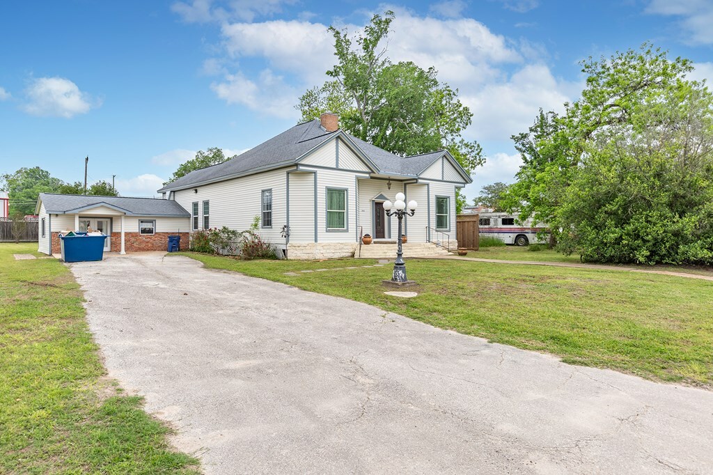 Property Photo:  282 West Front Street  TX 75845 