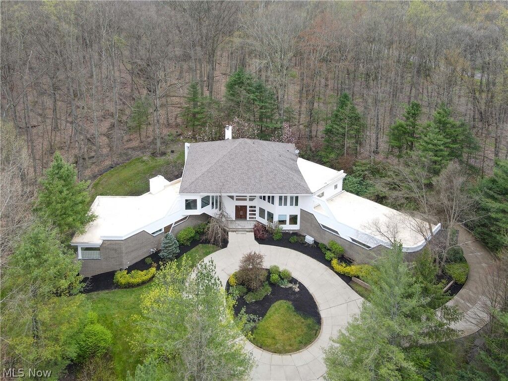 Property Photo:  25 River Mountain Drive  OH 44022 