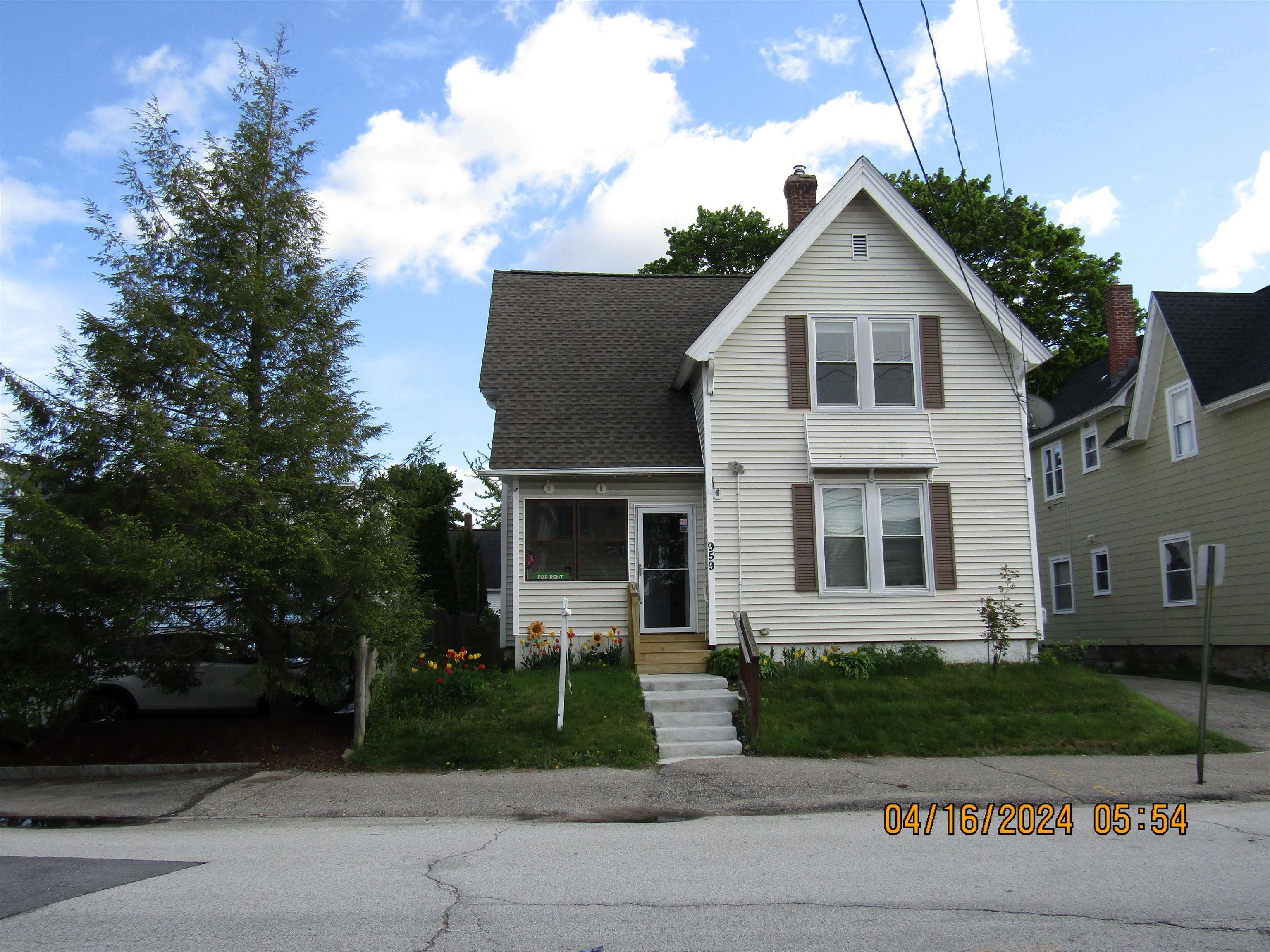 Property Photo: 959 Hayward Street NH 03103-3777