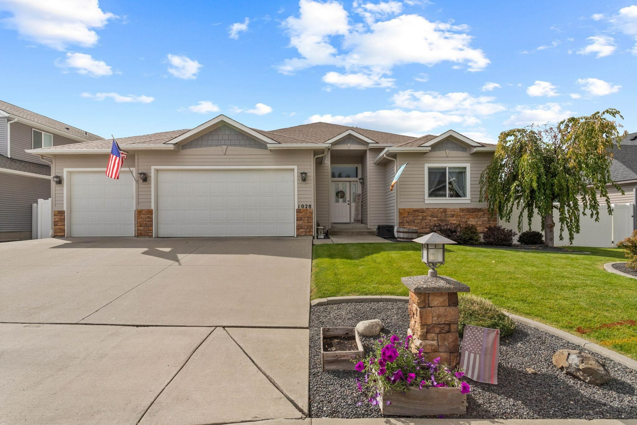 Property Photo:  1028 S Virgil Ct  WA 99016 