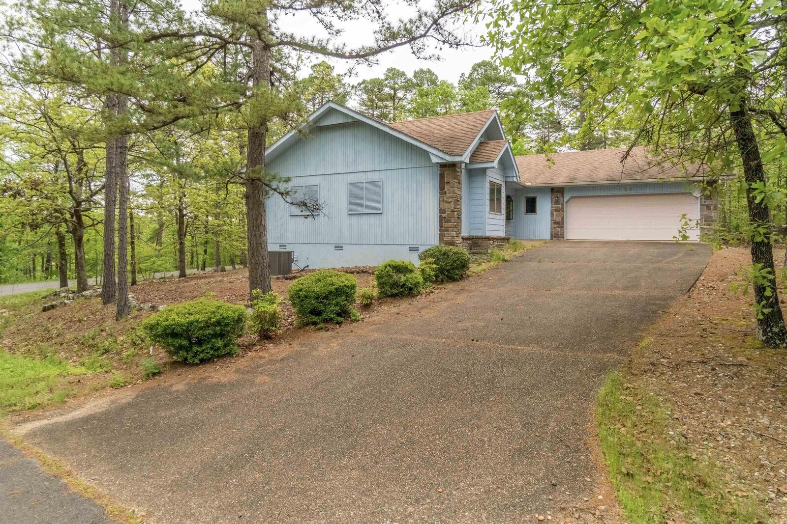 Property Photo: 33 Doblez Cir AR 71909