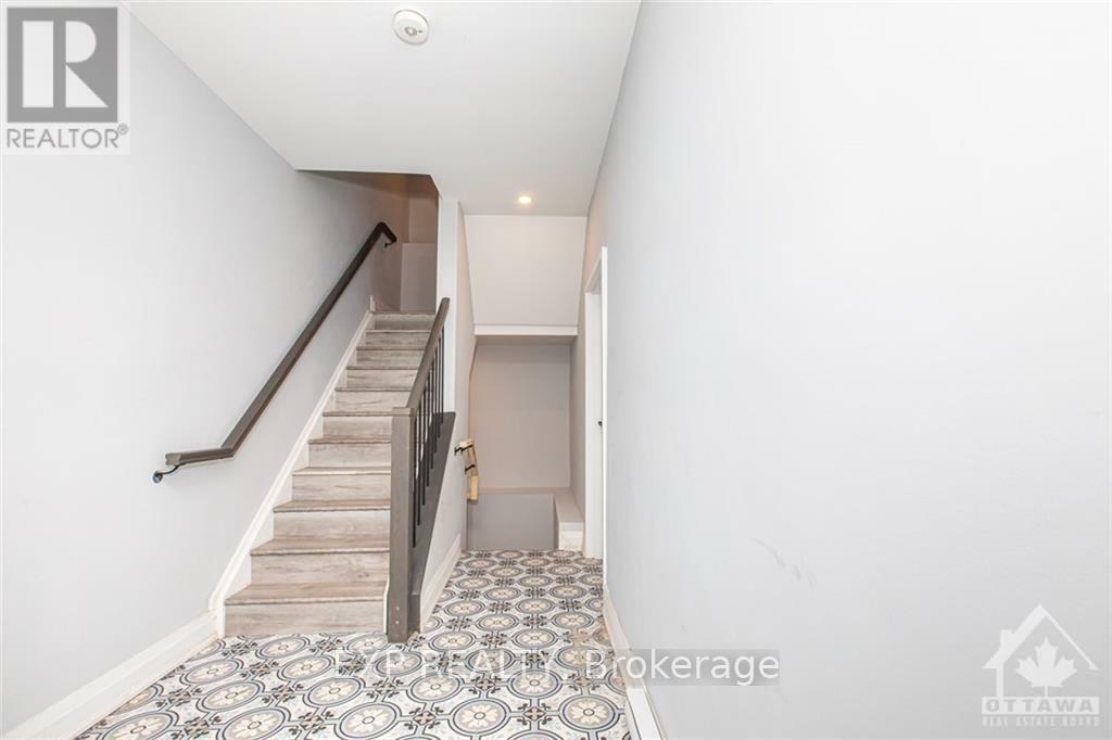 Property Photo:  196 Powell Avenue  ON K1S 2A5 