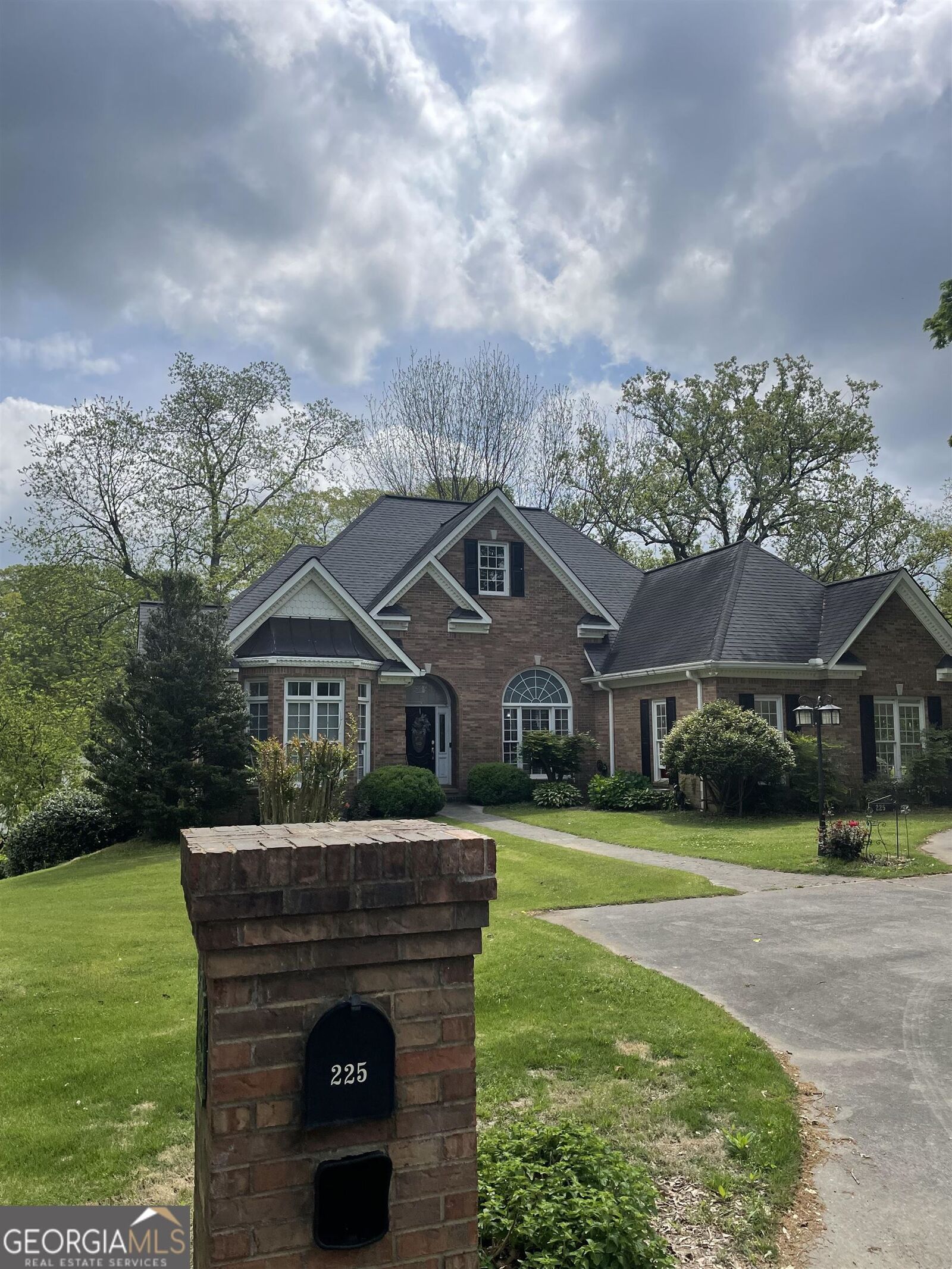 Property Photo:  225 Alewine Avenue  GA 30176 